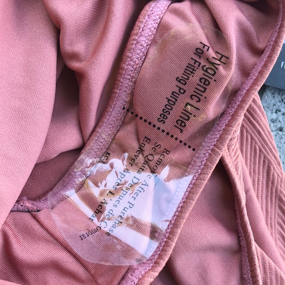 O’NEIL (L) Textured Banded Rose Saltwater Solids swim bottom - Picture 5 of 9